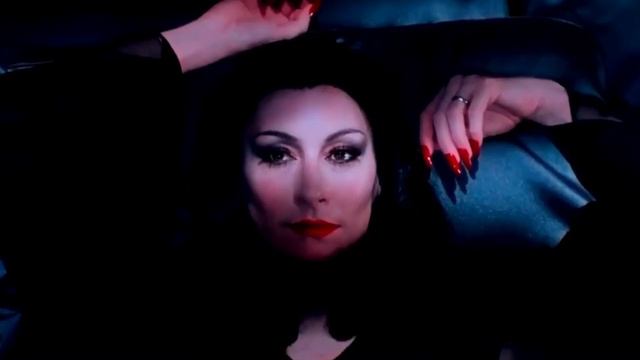 Morticia and Gomez Addams ? смотреть онлайн