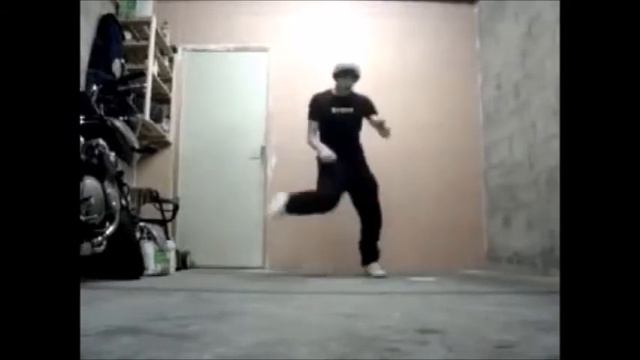 Парень клево танцует Тектоник под музыку тимона тектонека (не кликбейт!!!!!!!) смотреть онлайн