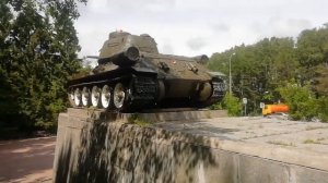 Танк Т-34 на въезде в город Зеленоград