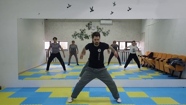 Утренний цигун. Суставная разминка и комплекс вьетнамского цигуна "Пять зверей" (целиком). 26.03.23 смотреть онлайн