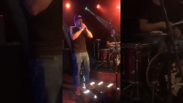 Кирпичи друг всегда с тобой live смотреть онлайн