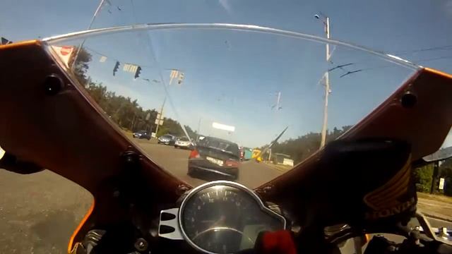 Suzuki vs Honda Yellow 14 05 09 смотреть онлайн