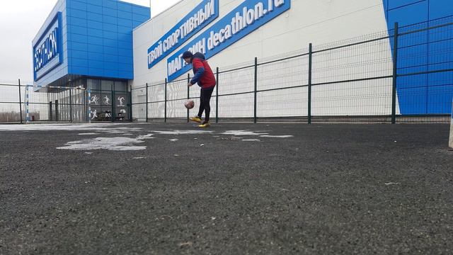 КОРОЛЬ БЮДЖЕТНЫХ МЯЧЕЙ!Обзор на футбольный мяч Vamos Campo Pro смотреть онлайн