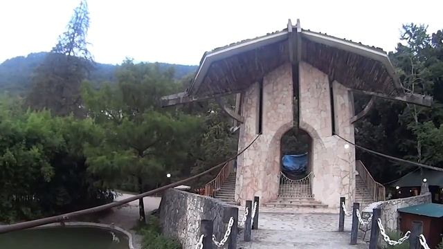 Прогулка по Старым Гаграм смотреть онлайн