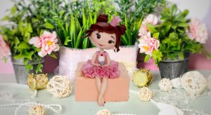 Ознакомительный урок фигурка маленькой принцессы из мастики. Фигурка на торт. Лепка для начинающих.