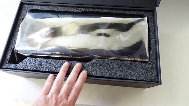 Asus TUF 7900XTX  -  Unboxing