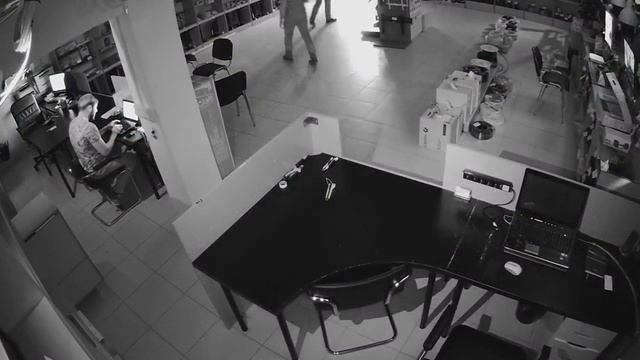 DH-IPC-HDW1531SP-0280B Цвет+Переключение в ЧБ смотреть онлайн