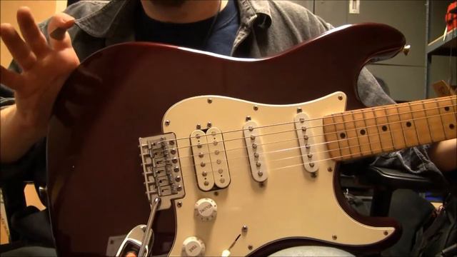 Fender Mexican HSS Strat смотреть онлайн