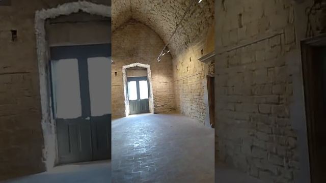 Епископский дворец в Ла Бисбале (Коста Брава) смотреть онлайн