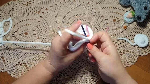 Мышка из плюшевой пряжи/Mouse made of plush yarn смотреть онлайн