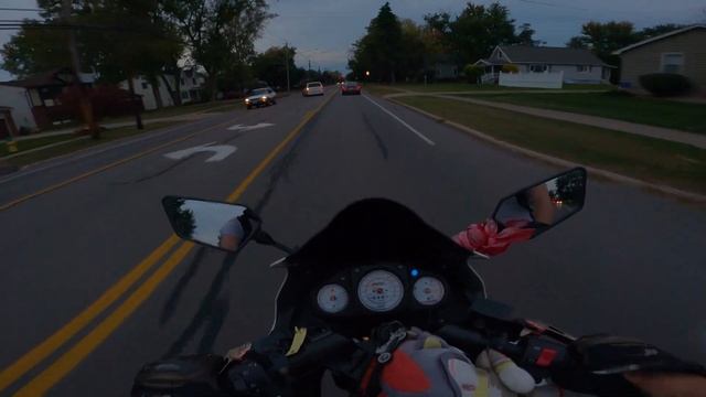 Getting an Almond Milkshake on a Kawasaki Ninja 250R смотреть онлайн