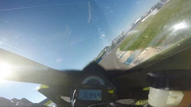 Mijn eerste race ooit! Met de Suzuki SV650 Supertwin op Croix en Ternois - Belgium Twin Throphy. смотреть онлайн