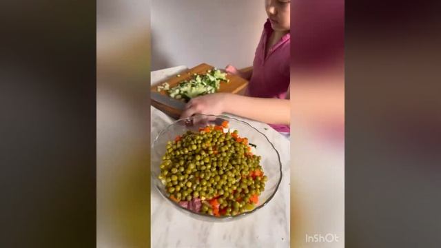 Оливье. Алихан готовит. Готовим с детьми смотреть онлайн