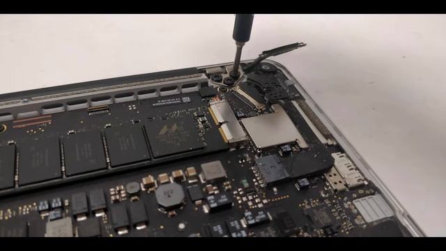Apple MacBook Pro A1502 Screen Replacement