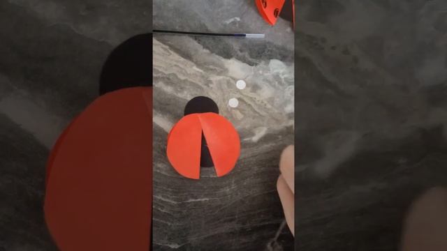 Божья коровка из бумаги смотреть онлайн