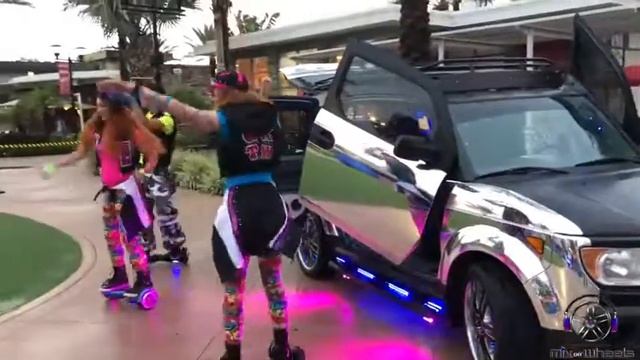 Honda Element DJ Car w Hoverboard Dancers | E2 Xtreme смотреть онлайн