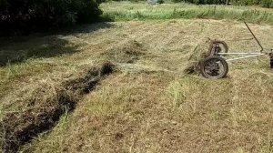 Заготовка и уборка сена на самодельном минитракторе. Волокуша для сена. Сенокос 2018