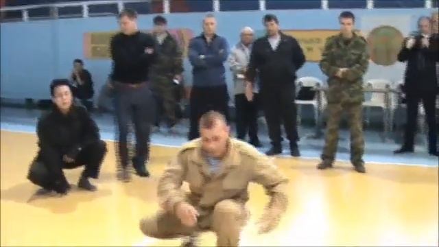 Русский рукопашный бой..Система Кадочникова..падение на бок самостраховка..
