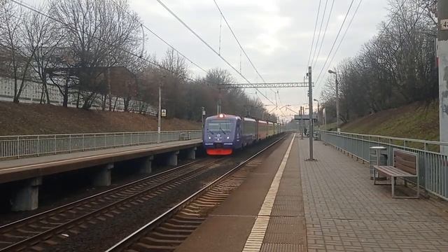 Электропоезд ЭД4МКМ-0005 "АэроЭкспресс" №7134 "Аэропорт - Домодедово - Москва(Павелецкий-Вокзал)". смотреть онлайн