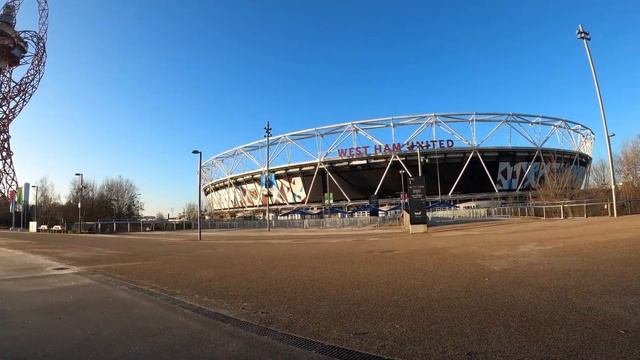 [EXPLORER CYCLING] London : Stratford station - ArcelorMittal orbit - London Stadium смотреть онлайн