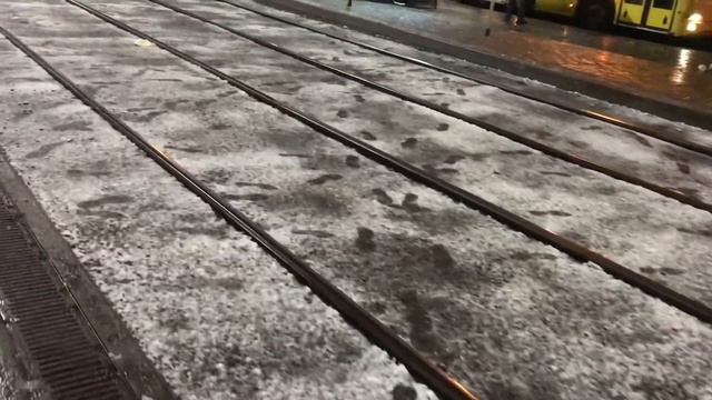 В Новосибирске выпал первый снег. 28.09.2022год. Снег в сентябре. смотреть онлайн