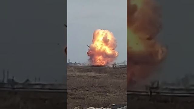 Падение двух украинских штурмовиков Су-25. Херсонская область. смотреть онлайн