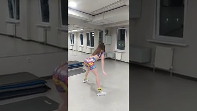 Тверк . смотреть онлайн