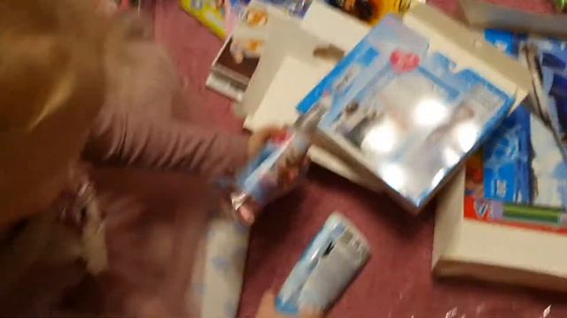 Распаковка Эльза Холодное сердце Алиса набор косметики /Elsa frozen новогодние подарки смотреть онлайн