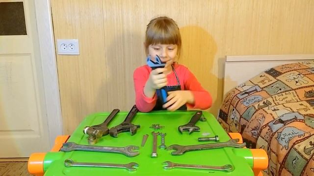 Разводной ключ vs Гаечный ключ смотреть онлайн