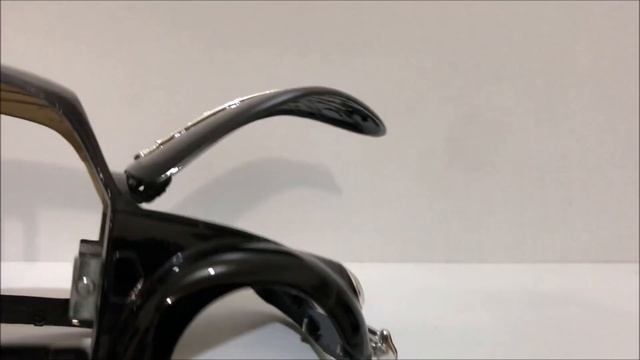 VOLKSWAGEN, BEETLE, 1952, VENTANA DIVIDIDA, 1/18 MAISTO. смотреть онлайн