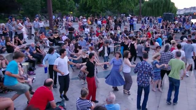 Chapelloise, набережная Сены, Париж, июль 2013 смотреть онлайн