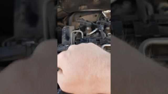 Как безопасно слить солярку. How-to safely drain diesel fuel from diesel engine car. VW Golf 6 TDI. смотреть онлайн