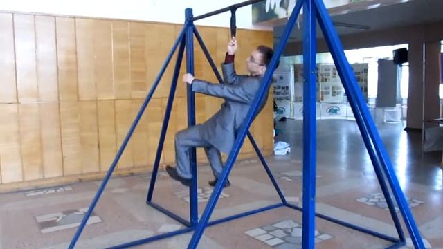 Подтягивание на одном пальце | one finger pull up смотреть онлайн