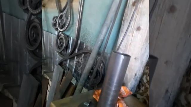 ПОДСТАВКА ПОД ЦВЕТЫ СВОИМИ РУКАМИ,ИЗ ХОЛОДНОЙ КОВКИ.СТАНОК УЛИТКА!! смотреть онлайн