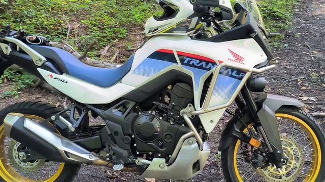 Honda Transalp 750 2023 le trail sympa смотреть онлайн