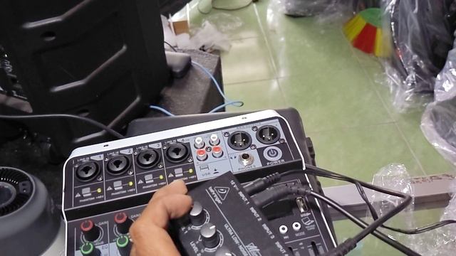 Behringer Micromix MX400