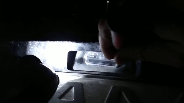 Замена лампочки w5w подсветки номерного знака citroen picasso c3 смотреть онлайн