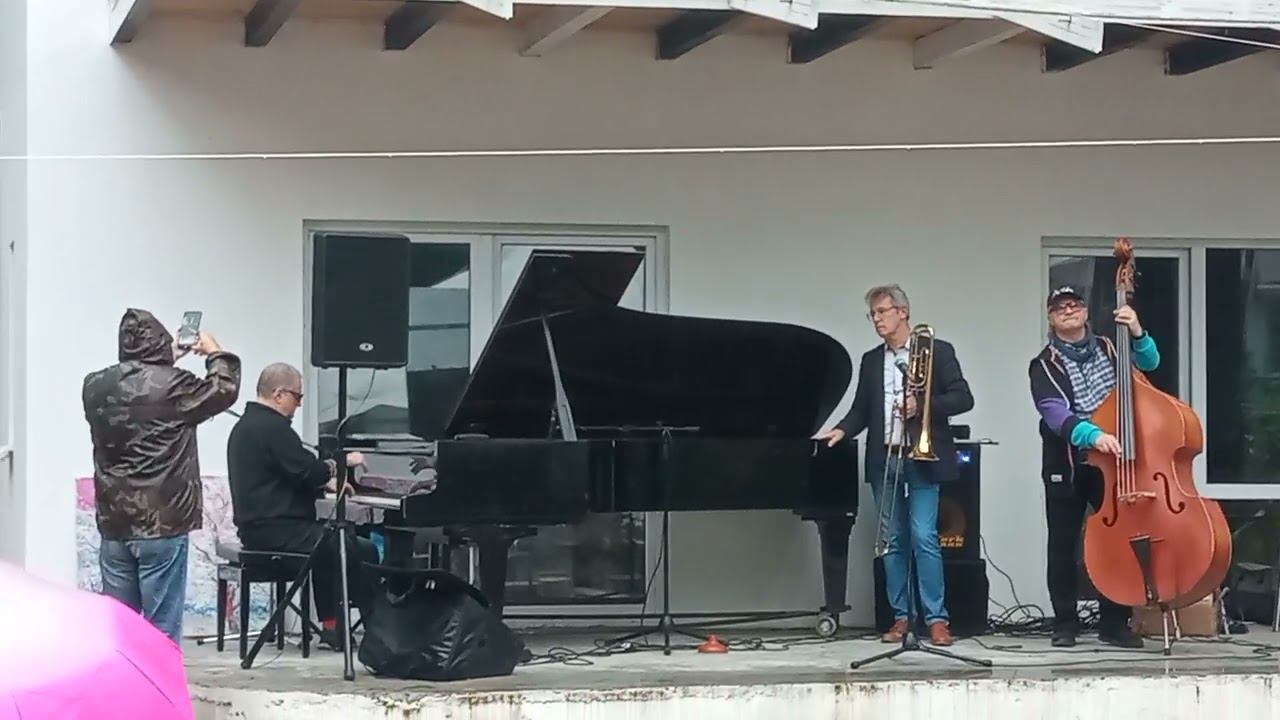 "Второе приближение" и Трио "Столичное"(3) смотреть онлайн