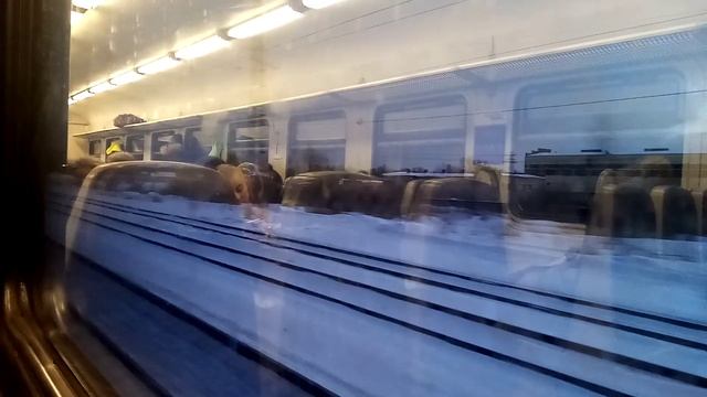 Казанское направление РЖД. ЭД4М 015806. Маршрут : Москва-Казанский вокзал - Голутвин. смотреть онлайн