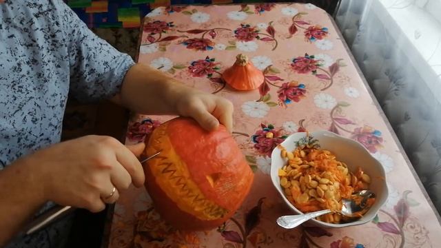 Как вырезать тыкву на Хэллоуин | Светильник Джека или Джек-фонарь смотреть онлайн