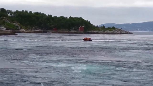 НОРВЕГИЯ.ВОДОВОРОТ МАЛЬСТРЕМ. БЕССТРАШНЫЕ ТУРИСТЫ. смотреть онлайн