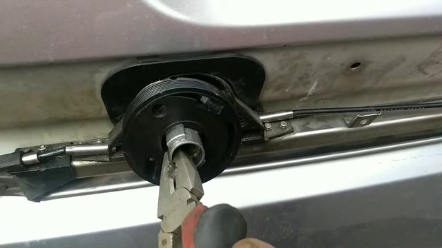 Т5 мультивен. Ремонт электропривода двери. Замена катушек и тросов. смотреть онлайн