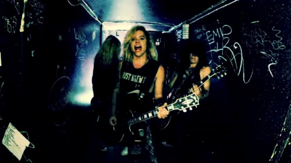 Santa Cruz - Wasted & Wounded