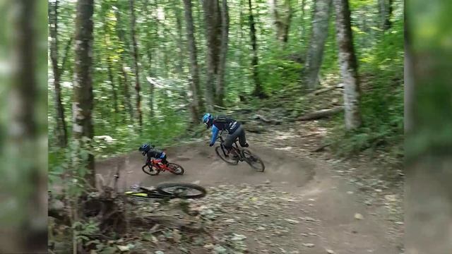 ДЕТИ которые ВАЛЯТ | байк-парк КРАСНАЯ ПОЛЯНА | Трасса СТОЛОВАЯ смотреть онлайн