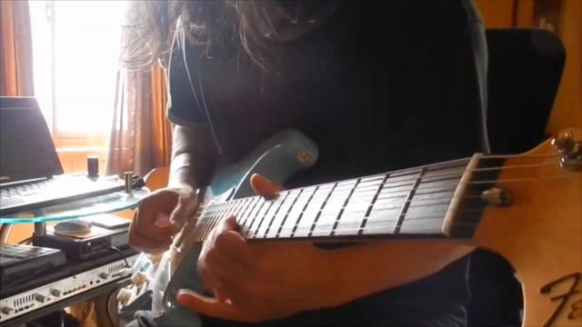 Fender Japan Traditional 70s Stratocaster смотреть онлайн