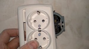 Как установить проходную / шлейфовую розетку! Подключение розетки.