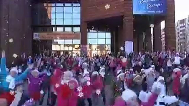 С ДНЁМ РОЖДЕНИЯ, ДЕД МОРОЗ!' смотреть онлайн