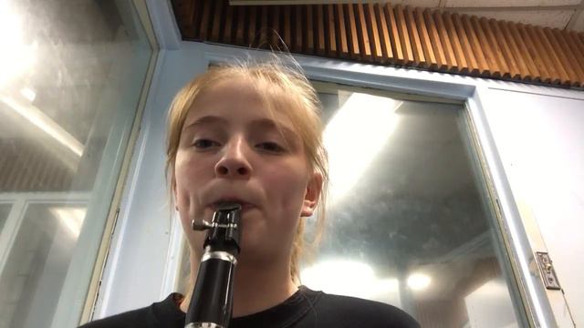 F Major Arpeggio смотреть онлайн