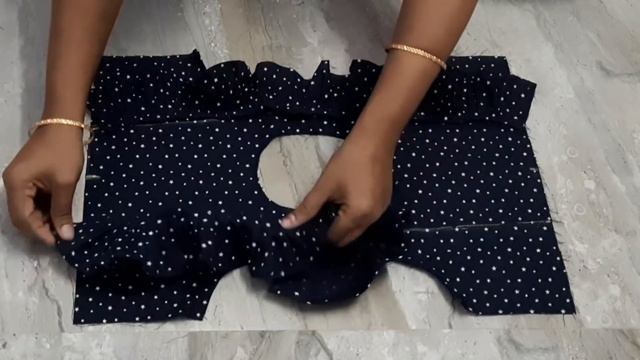 DIY kids ruffled frock/ frilled frock cutting and stitching tutorial/ baby gown/ summer frock смотреть онлайн