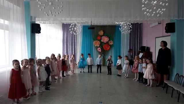 Песня "День сегодня необычный" смотреть онлайн
